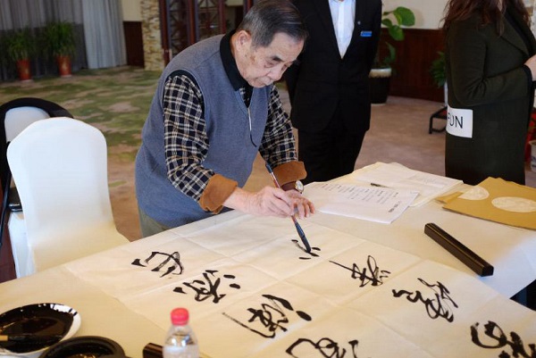 图片2.jpg 图片2.jpg